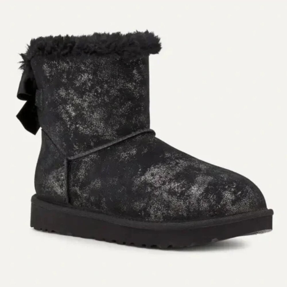 UGG Mini Bailey Bow Mini Glimmer Boots Size 6 Never Worn